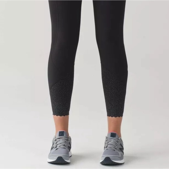 Lululemon Tight Stuff Tights Leggings, Navy Blue, Size 6 - Picture 14 of 16